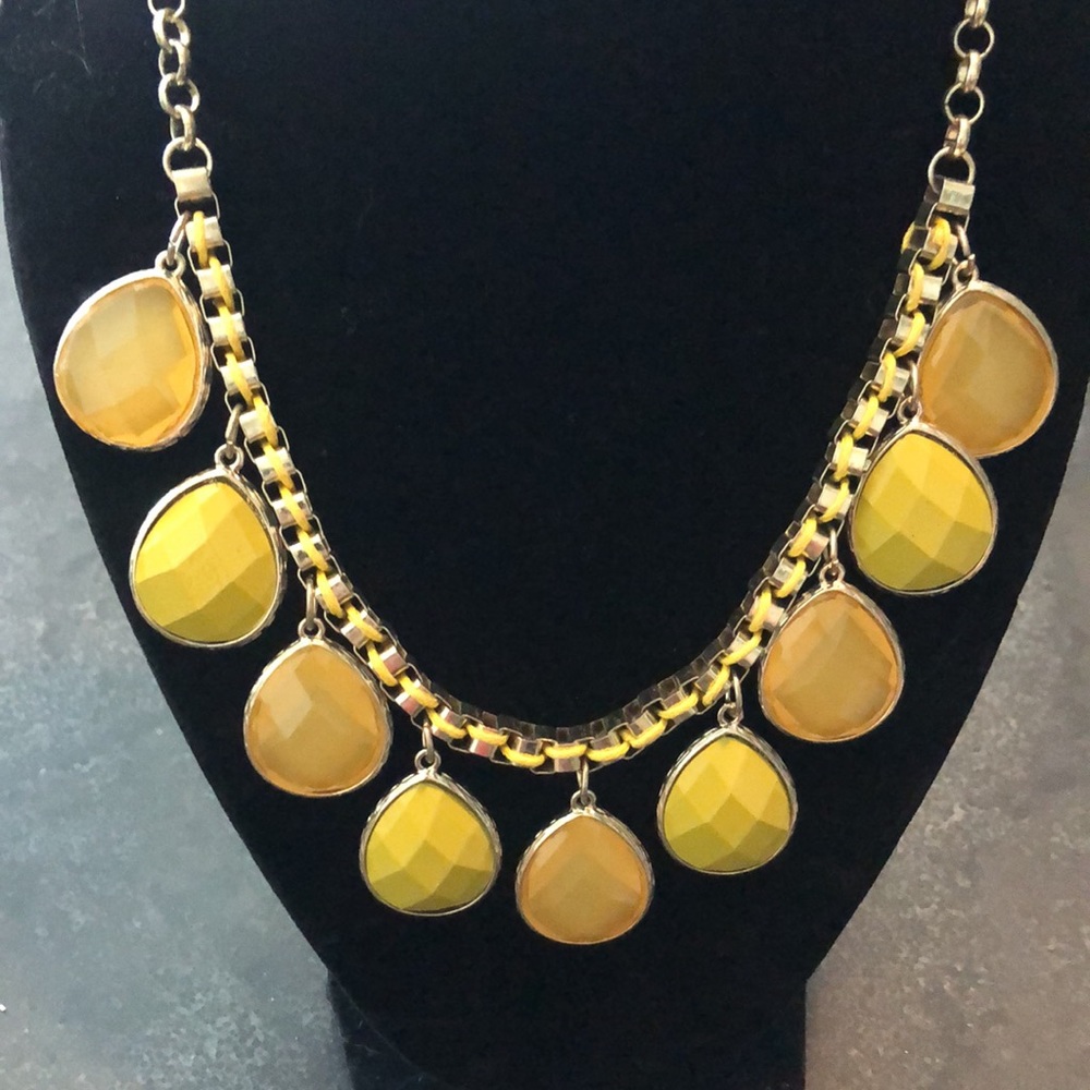 Teardrop Statement Necklace - Picture 3 of 4